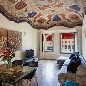  Apartment Urbanicooh Paracelso - Piazza Maggiore View