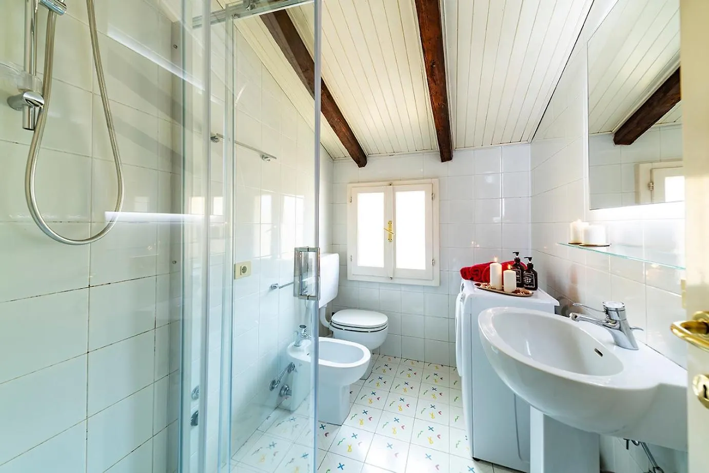 Apartamento House Of Chariot - In The Heart Of Bolonia